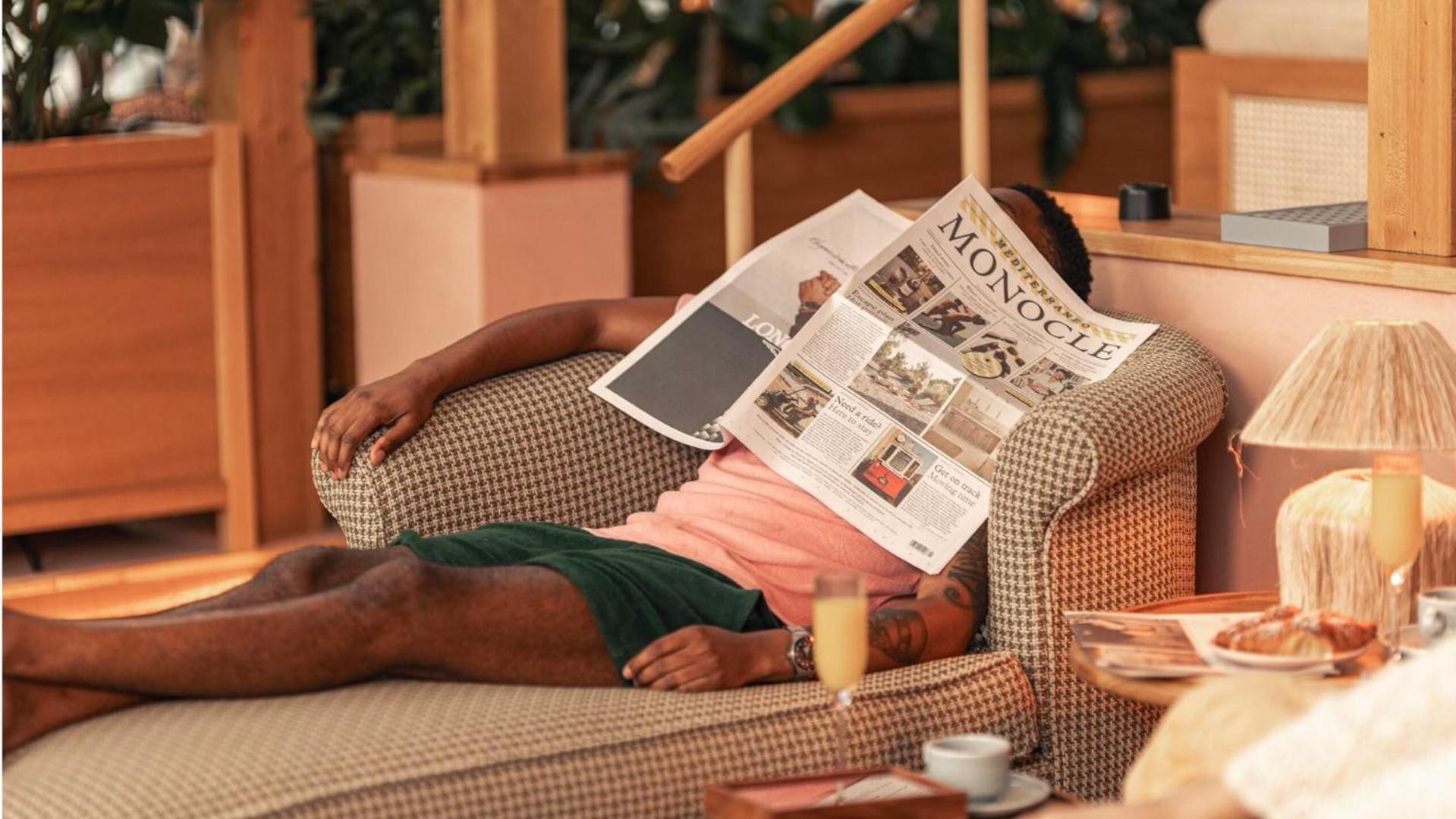 Hotel Jacyz à Göteborg Extérieur photo A man sleeping on a couch